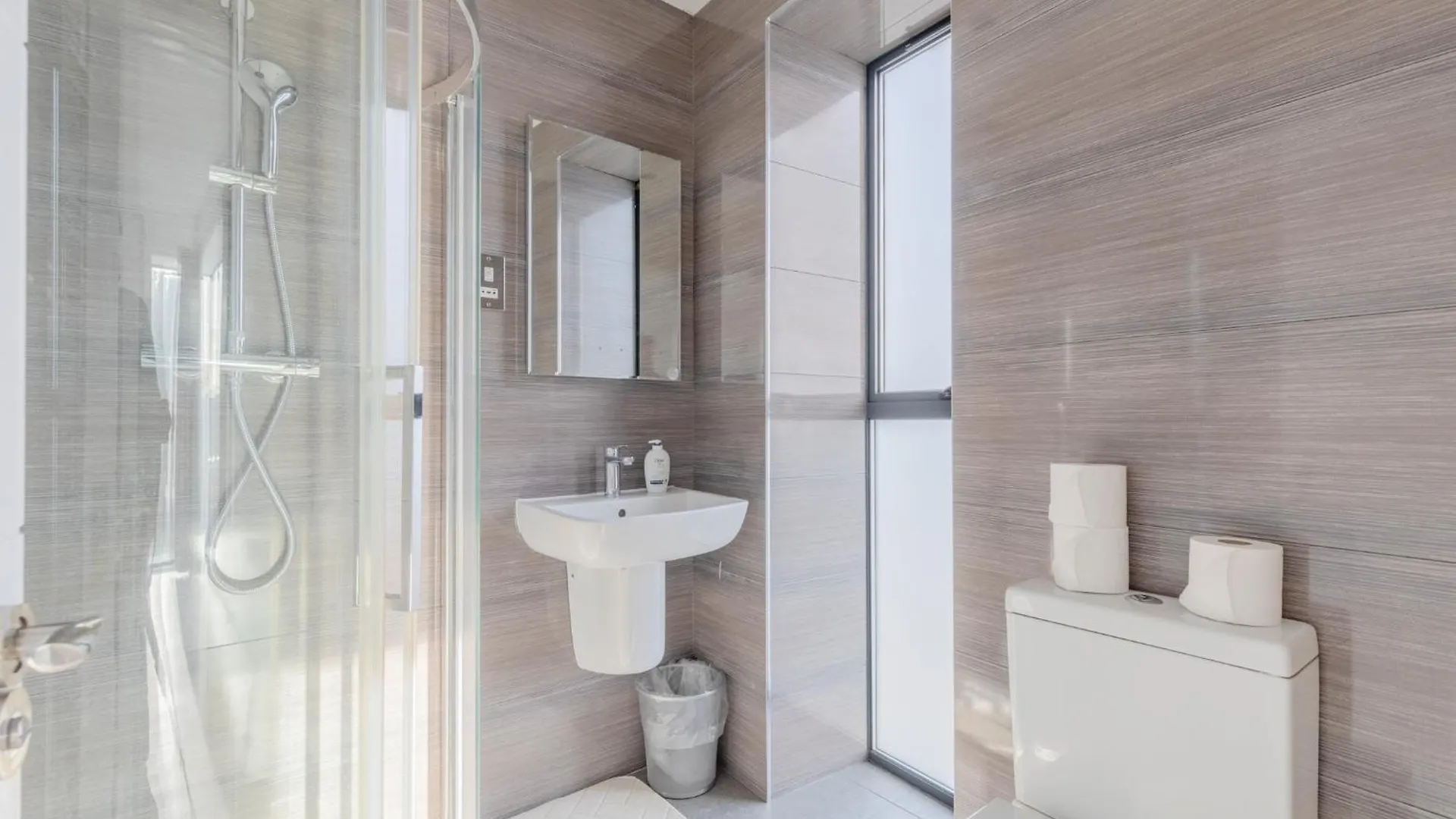 Spacious 3Bd Flat Near London City Airport United Kingdom