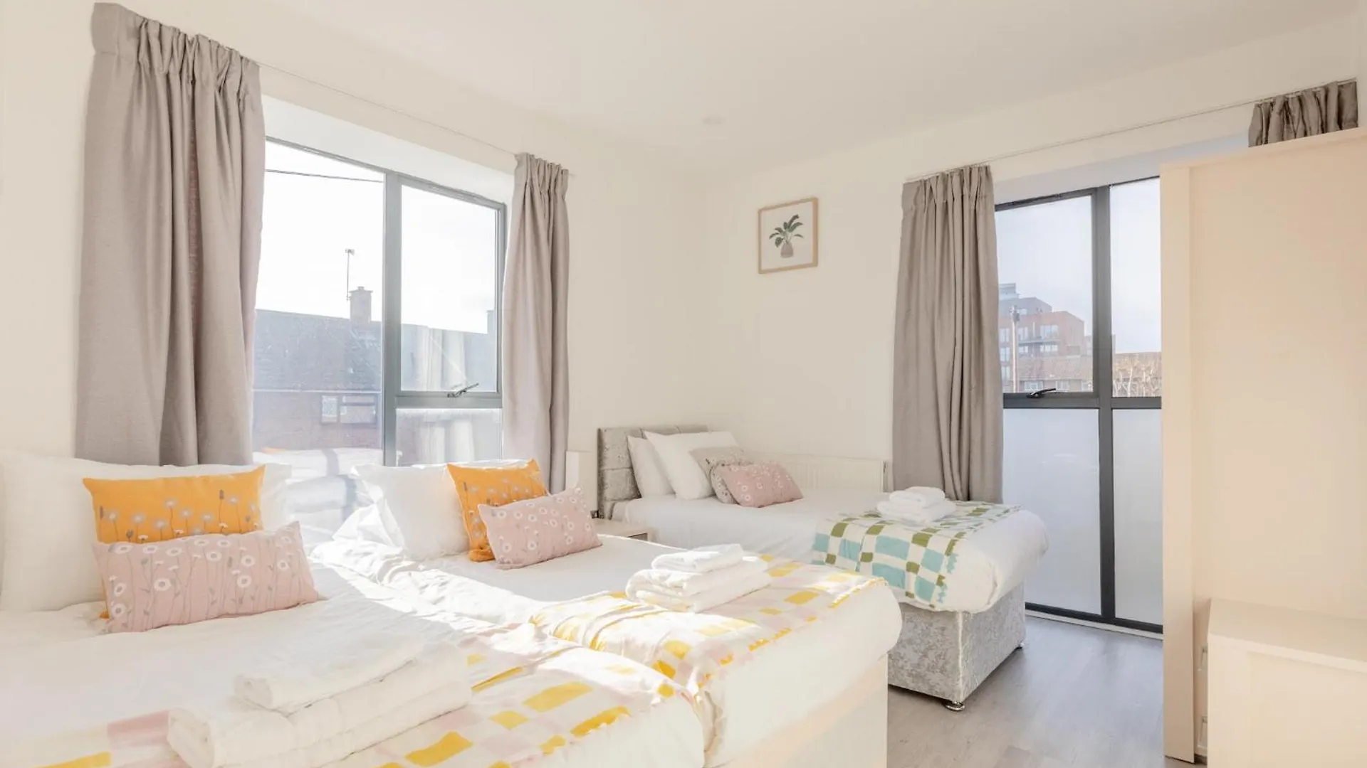Apartment Spacious 3Bd Flat Near London City Airport